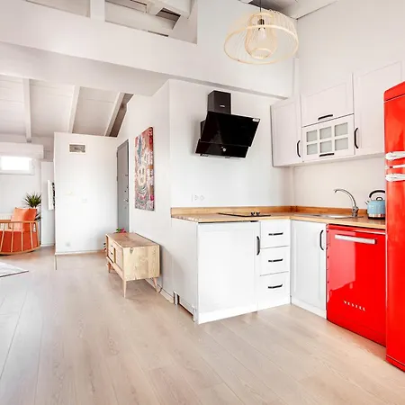 Roof Top, Close To Taksim, With Private Terrace アパート
